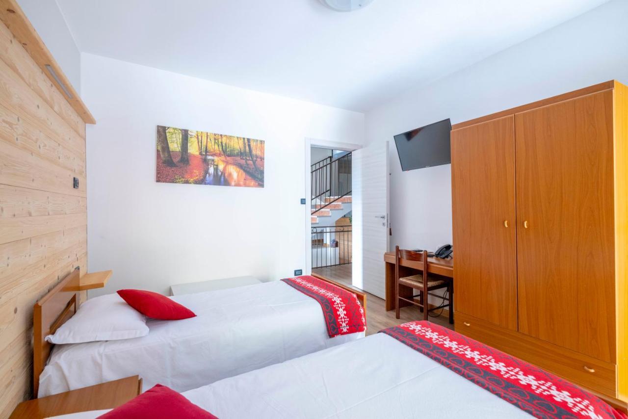 B&B Castello Cimbergo الغرفة الصورة